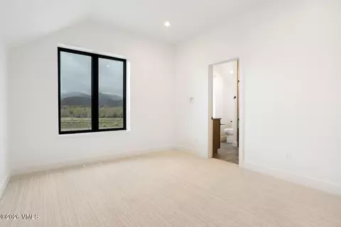Bedroom - 563 Mount Hope Cir, Eagle, CO 81631 photo 8 of 11