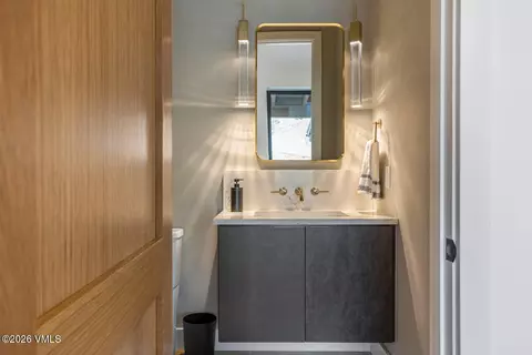 Bath - 563 Mount Hope Cir, Eagle, CO 81631 photo 4 of 8
