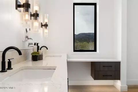Bath - 563 Mount Hope Cir, Eagle, CO 81631 photo 1 of 8