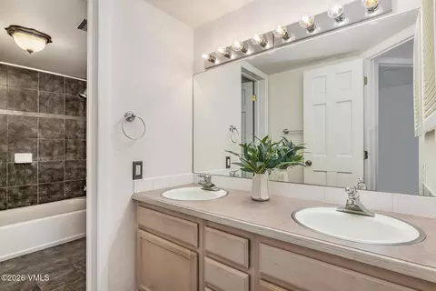 Bath - 980 Vail View Dr #D304, Vail, CO 81657 photo 1 of 1
