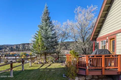 Exterior - 25 Sunset Ct, Eagle, CO 81631 photo 2 of 9
