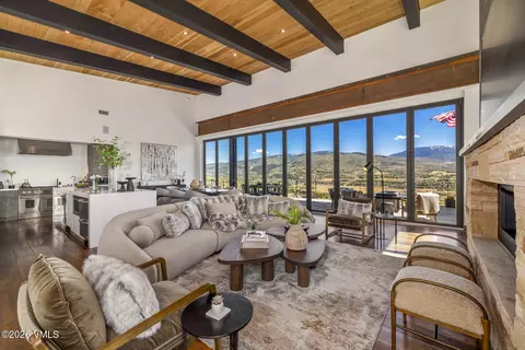 106 Juniper Ln, Edwards, CO 81632