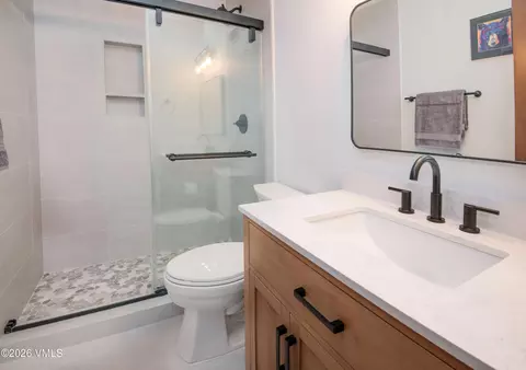 Bath - 165 Gopher Rd #E27, Avon, CO 81620 photo 1 of 2