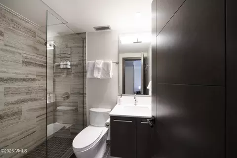 Bath - 430 S Frontage Rd #RU-206, Vail, CO 81657 photo 3 of 5