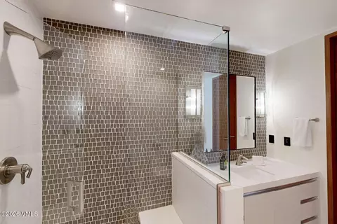 Bath - 175 Forest Rd, Vail, CO 81657 photo 6 of 9