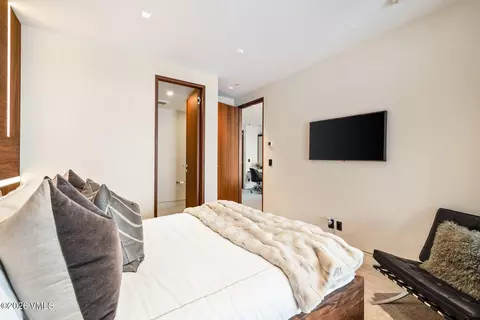 Bedroom - 175 Forest Rd, Vail, CO 81657 photo 6 of 9