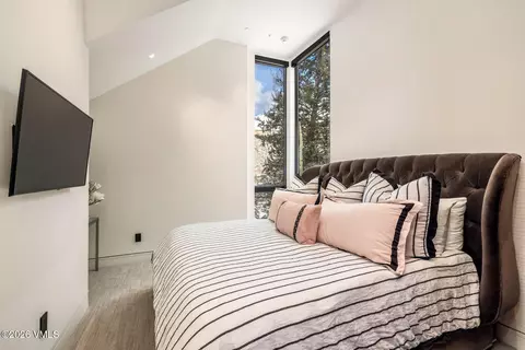 Bedroom - 175 Forest Rd, Vail, CO 81657 photo 8 of 9