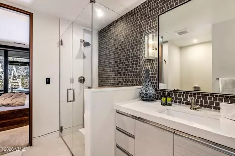 Bath - 175 Forest Rd, Vail, CO 81657 photo 8 of 9