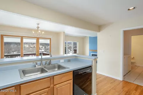 Kitchen - 201 Golden Eagle #D1, Eagle, CO 81631 photo 5 of 5