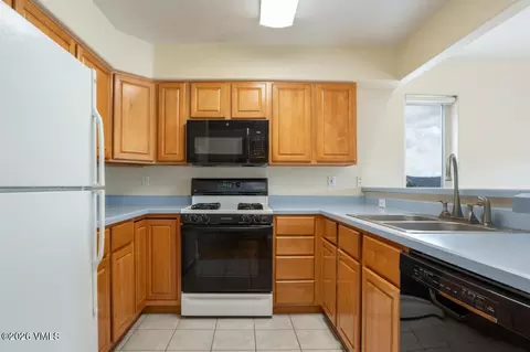 Kitchen - 201 Golden Eagle #D1, Eagle, CO 81631 photo 4 of 5