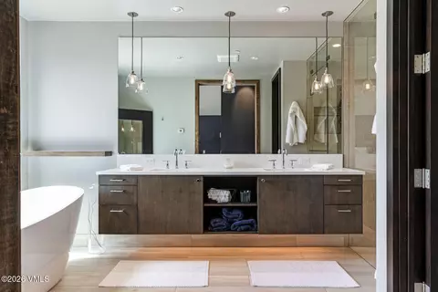 Bath - 2440 Chamonix Ln, Vail, CO 81657 photo 1 of 11