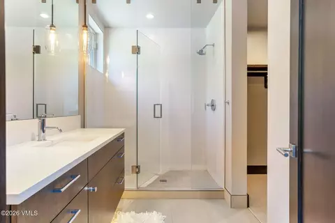 Bath - 2440 Chamonix Ln, Vail, CO 81657 photo 5 of 11