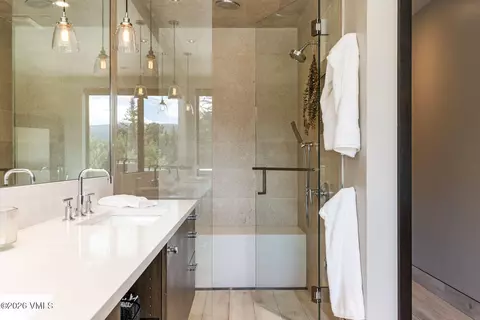 Bath - 2440 Chamonix Ln, Vail, CO 81657 photo 3 of 11