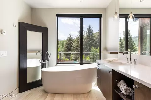 Bath - 2440 Chamonix Ln, Vail, CO 81657 photo 2 of 11