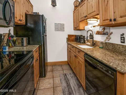 Kitchen - 5024 S Main Gore Dr #B 14, Vail, CO 81657 photo 1 of 2