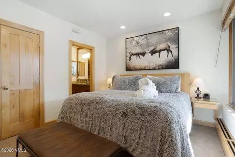 Bedroom - 292 E Meadow Drive Dr #558, Vail, CO 81657 photo 4 of 7
