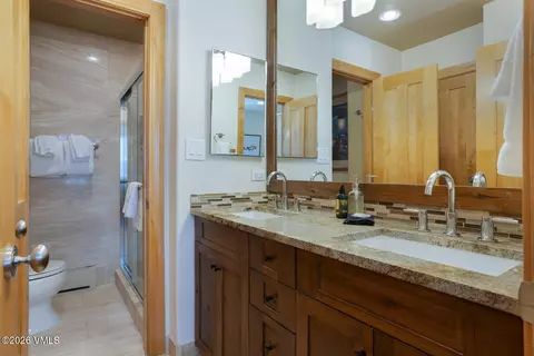 Bath - 292 E Meadow Drive Dr #558, Vail, CO 81657 photo 1 of 4