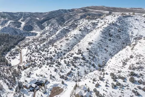 500 Little Andorra Rd, Edwards, CO 81632
