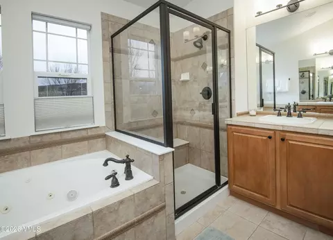 Bath - 132 Longview Ave, Eagle, CO 81631 photo 3 of 5