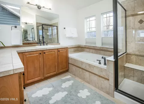Bath - 132 Longview Ave, Eagle, CO 81631 photo 2 of 5