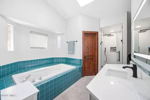 Bath - 5 Condor Dr, Eagle, CO 81631 photo 3 of 5