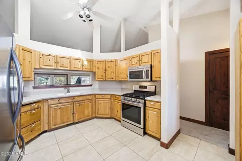 Kitchen - 5 Condor Dr, Eagle, CO 81631 photo 3 of 4