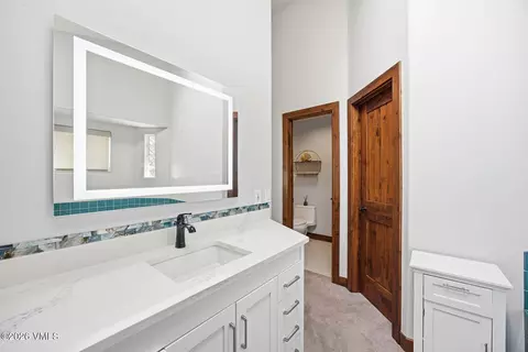 Bath - 5 Condor Dr, Eagle, CO 81631 photo 2 of 5