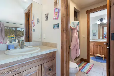 Bath - 165 Palmer Loop, Eagle, CO 81631 photo 3 of 6