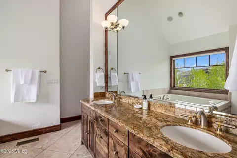 Bath - 1122 Red Draw, Edwards, CO 81632 photo 2 of 6