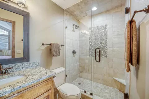 Bath - 229 Riverbend Dr #E, Edwards, CO 81632 photo 5 of 6