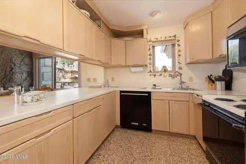 Kitchen - 200 Vail Rd #799, Vail, CO 81657 photo 1 of 2