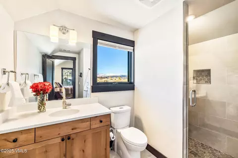 Bath - 481 Hunters View Ln, Eagle, CO 81631 photo 2 of 3