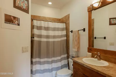Bath - 250 Palmer Loop, Eagle, CO 81631 photo 2 of 3