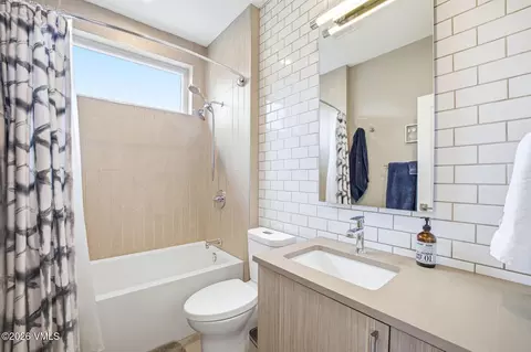Bath - 172 Longview Ave, Eagle, CO 81631 photo 4 of 4