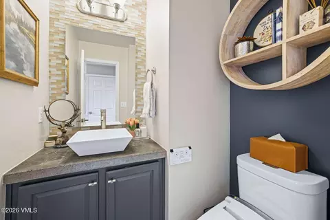 Bath - 172 Longview Ave, Eagle, CO 81631 photo 3 of 4