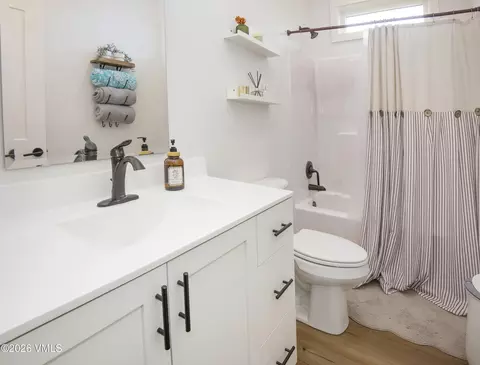 Bath - 223 Lime Park Dr, Eagle, CO 81631 photo 4 of 5