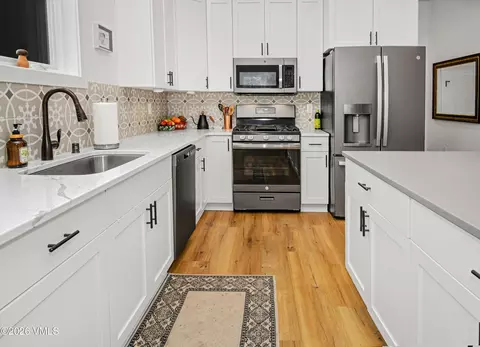 Kitchen - 223 Lime Park Dr, Eagle, CO 81631 photo 2 of 4