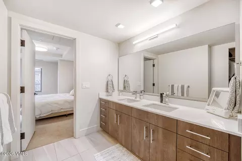 Bath - 430 S Frontage Rd E #RU-H, Vail, CO 81657 photo 2 of 3