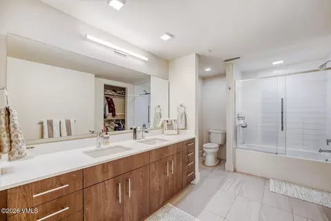 Bath - 430 S Frontage Rd E #RU-H, Vail, CO 81657 photo 1 of 3