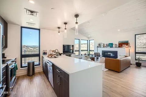 Kitchen - 91 Mount Hope Cir #B303, Eagle, CO 81631 photo 1 of 2