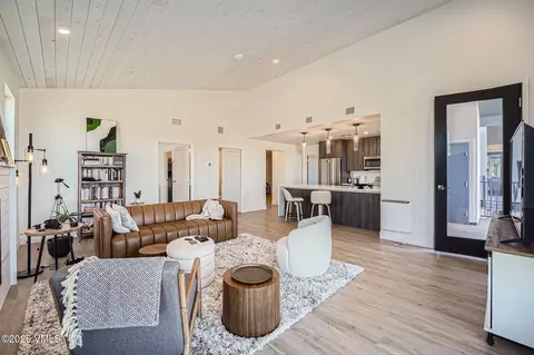 Living - 91 Mount Hope Cir #B303, Eagle, CO 81631 photo 2 of 2