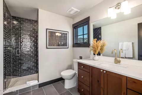 Bath - 731 Hunters View Ln, Eagle, CO 81631 photo 5 of 6