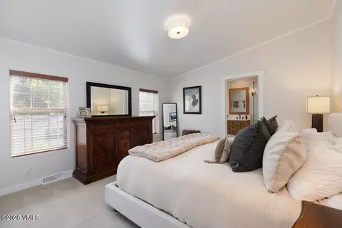 Bedroom - 1011 Mountain Dr, Minturn, CO 81645 photo 1 of 6