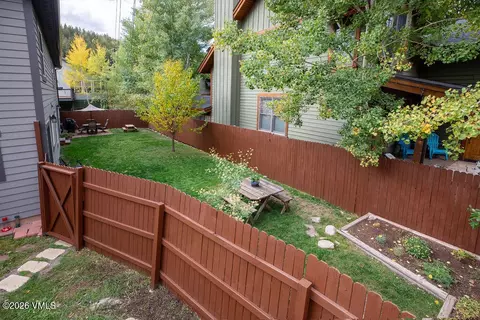 Exterior - 1011 Mountain Dr, Minturn, CO 81645 photo 4 of 6