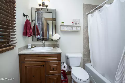 Bath - 30 Bunker Way, Eagle, CO 81631 photo 2 of 9