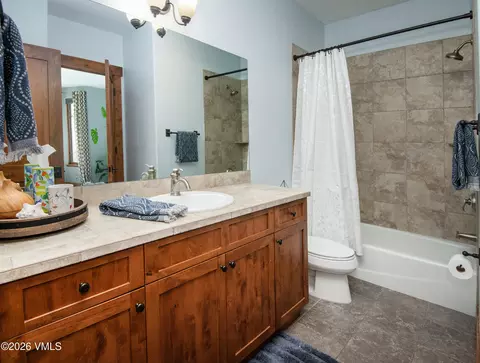 Bath - 135 Palmer Loop, Eagle, CO 81631 photo 1 of 5