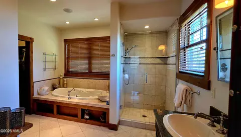 Bath - 2298 Eagle Ranch Rd, Eagle, CO 81631 photo 1 of 3