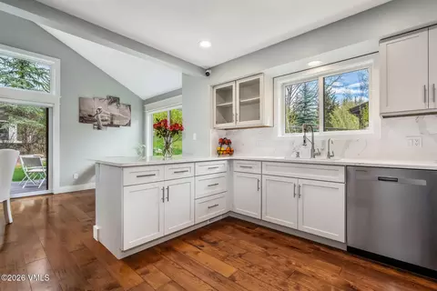Kitchen - 50 Hereford Rd E, Edwards, CO 81632 photo 2 of 4