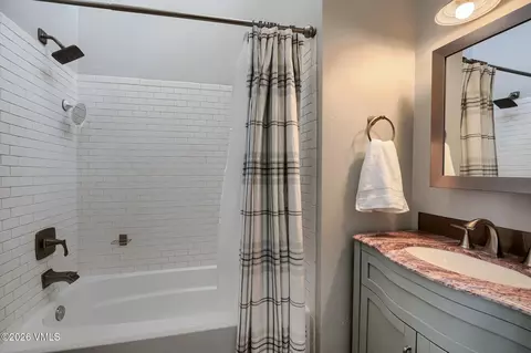 Bath - 142 Eagle Dr # C1, Avon, CO 81620 photo 1 of 1