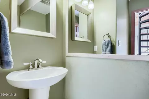 Bath - 225 Eagle Dr # 5C, Avon, CO 81620 photo 4 of 5